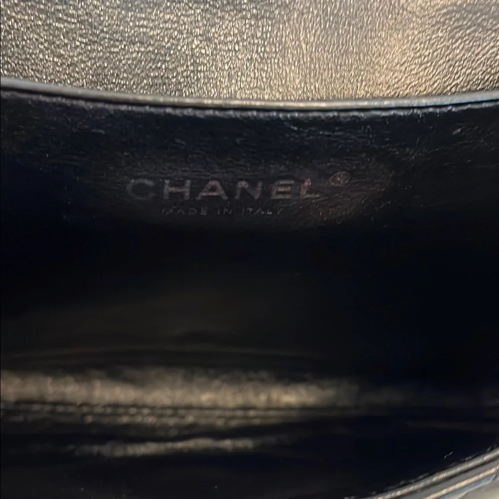 CHANEL Black Quilted Leather Shoulder Bag